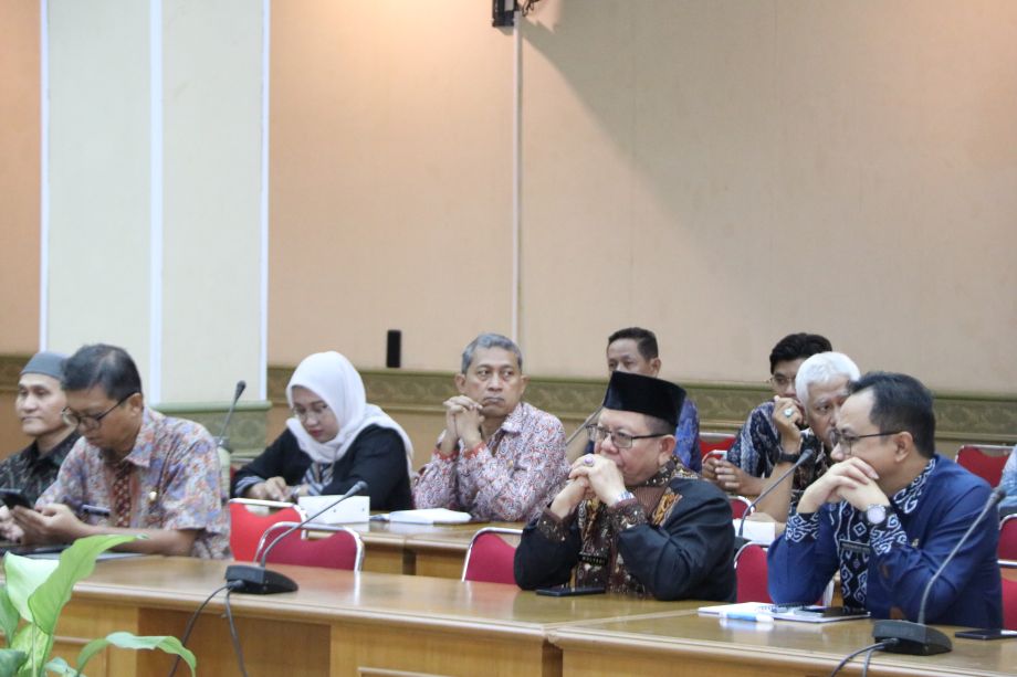 OPTIMALISASI PEMENUHAN KEBUTUHAN PANGAN DENGAN MEMANFAATKAN SUMBER DAYA LOKAL
