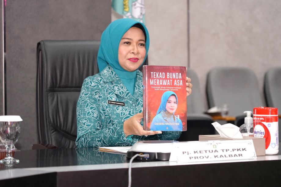 LEWAT BUKUNYA, WINDY LECUTKAN SEMANGAT POPTI SE-INDONESIA