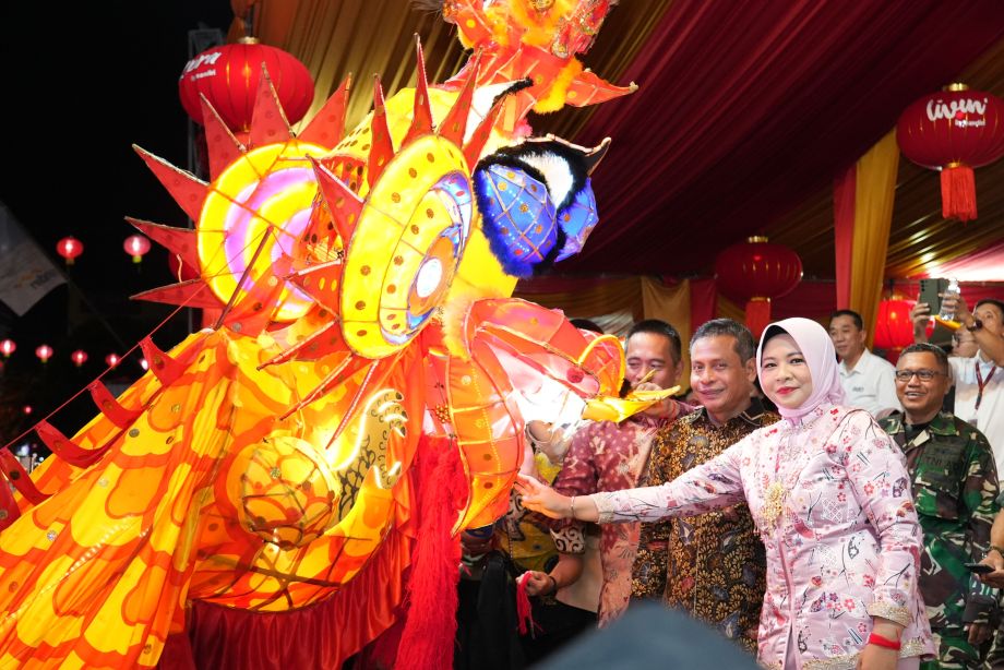 39 NAGA BERSINAR MERIAHKAN PUNCAK CAP GO MEH PONTIANAK