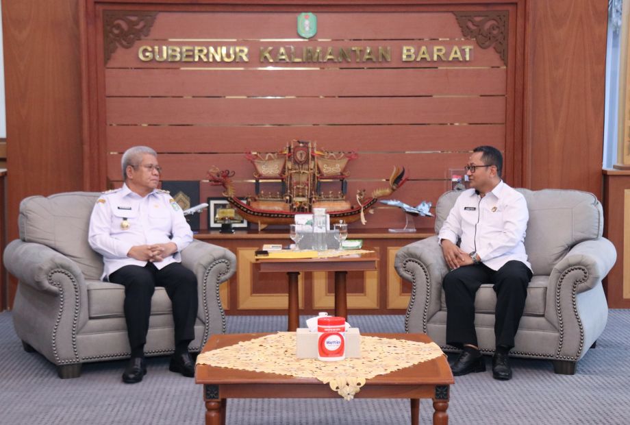 PJ GUBERNUR KALBAR TERIMA KUNJUNGAN KEPALA KANTOR IMIGRASI KALBAR YANG BARU