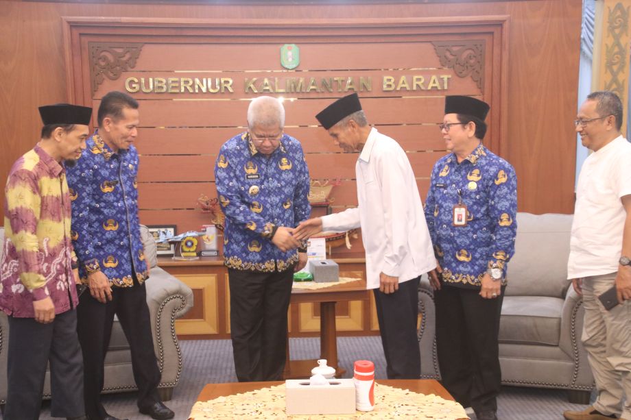 PJ GUBERNUR KALBAR TERIMA KUNJUNGAN LPTQ KALBAR
