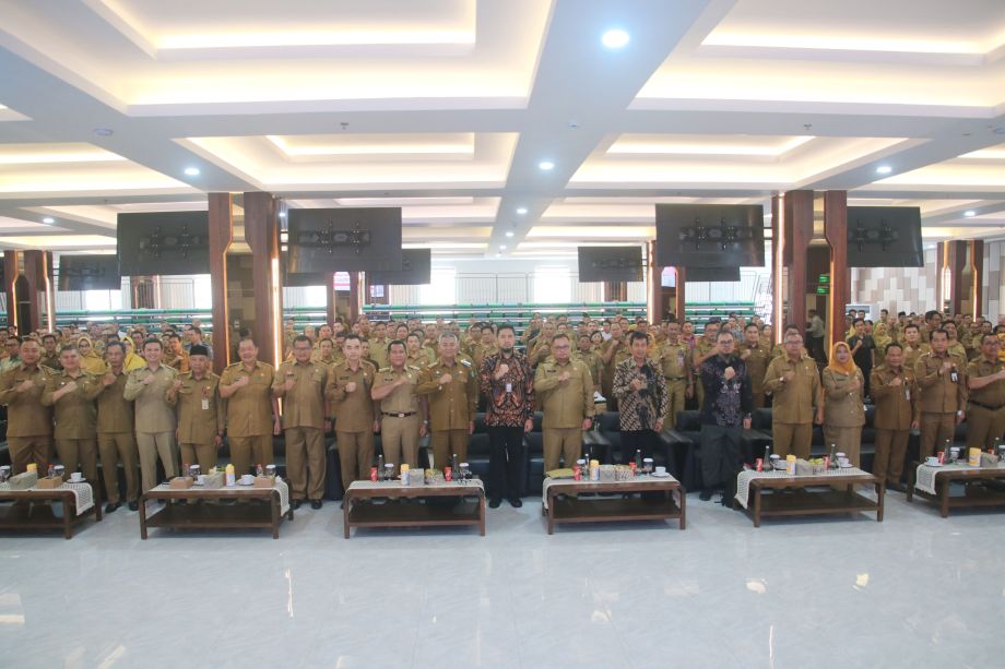 SEKDA KALBAR HADIRI RAKOR PENGADAAN BARANG DAN JASA