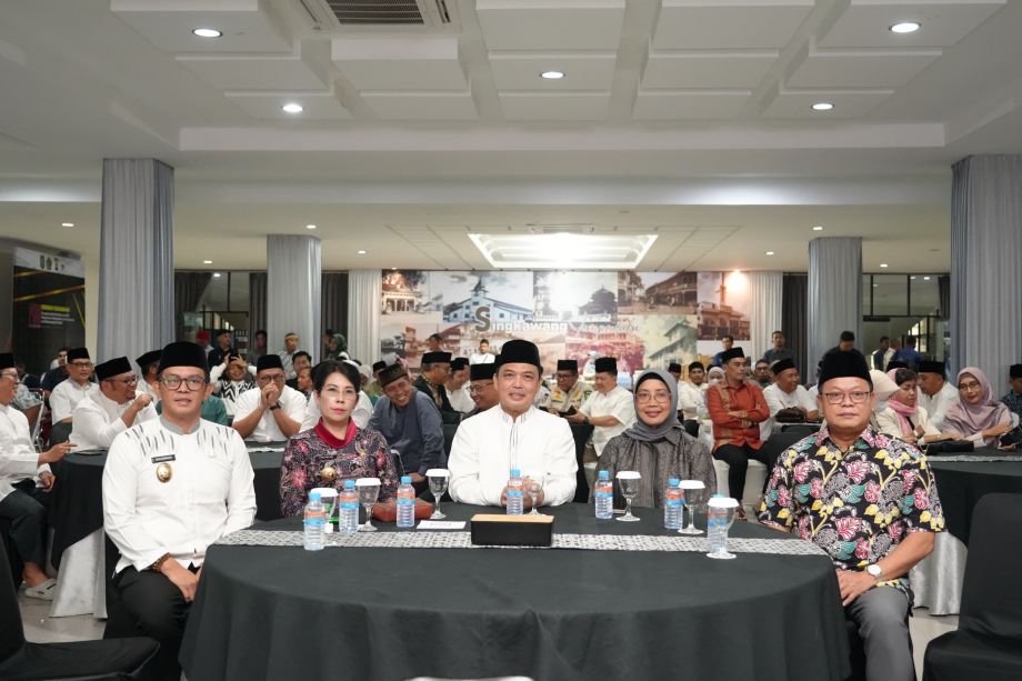 GUBERNUR RIA NORSAN AJAK SEMUA MASYARAKAT SINGKAWANG MAJUKAN KALBAR BERSAMA