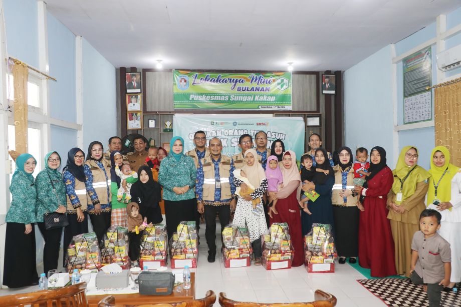 WINDY KEMBALI LAUNCHING ORANG TUA ASUH STUNTING BERSAMA ANGGOTA KORPRI DINSOS KALBAR