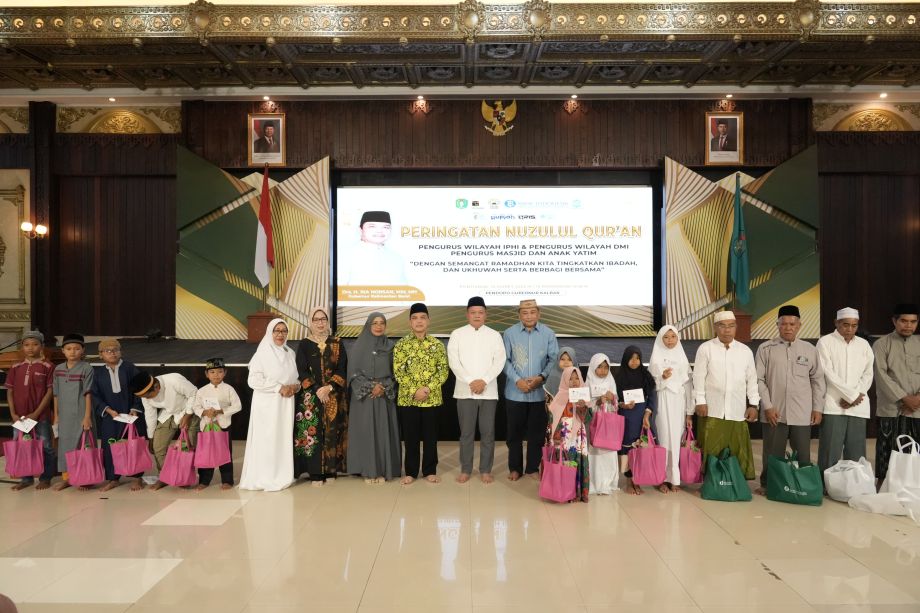 PERINGATI MALAM NUZULUL QUR'AN, GUBERNUR RIA NORSAN TEKANKAN PENTINGNYA BERSANDAR PADA AL-QUR'AN