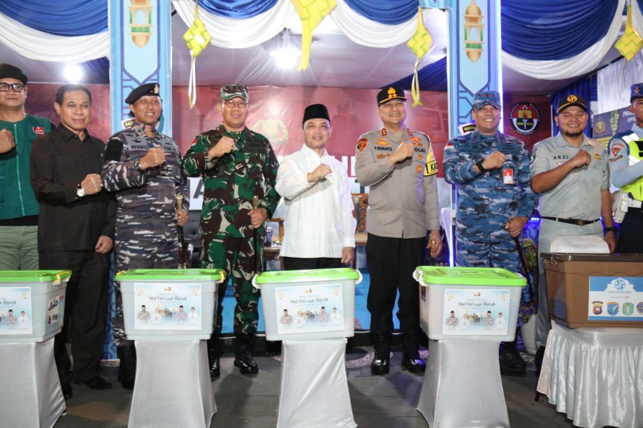 TINJAU PENGAMANAN IDUL FITRI 1446 H, GUBERNUR RIA NORSAN HARAP BERJALAN AMAN DAN LANCAR