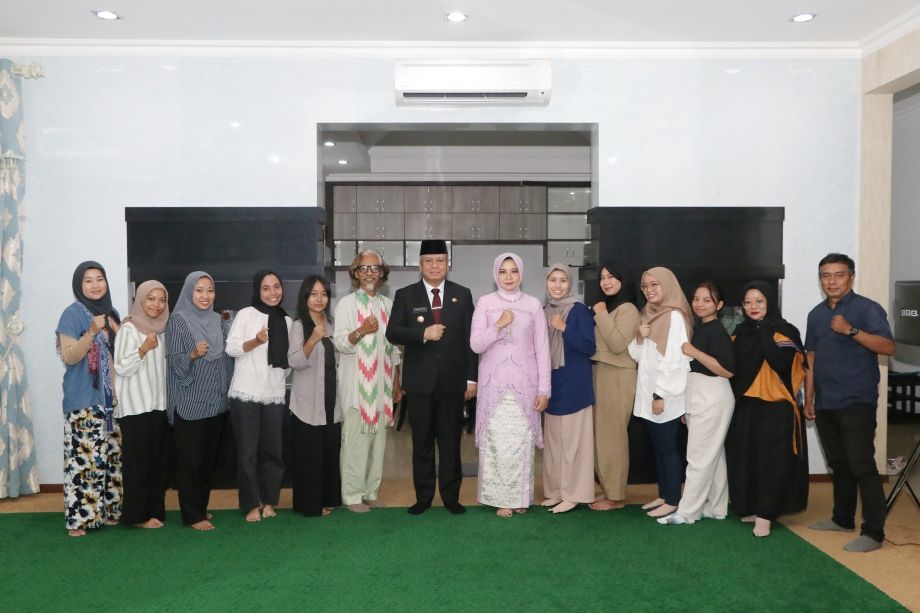 Pj. GUBERNUR HARISSON APRESIASI DESIGNER MUDA KALBAR