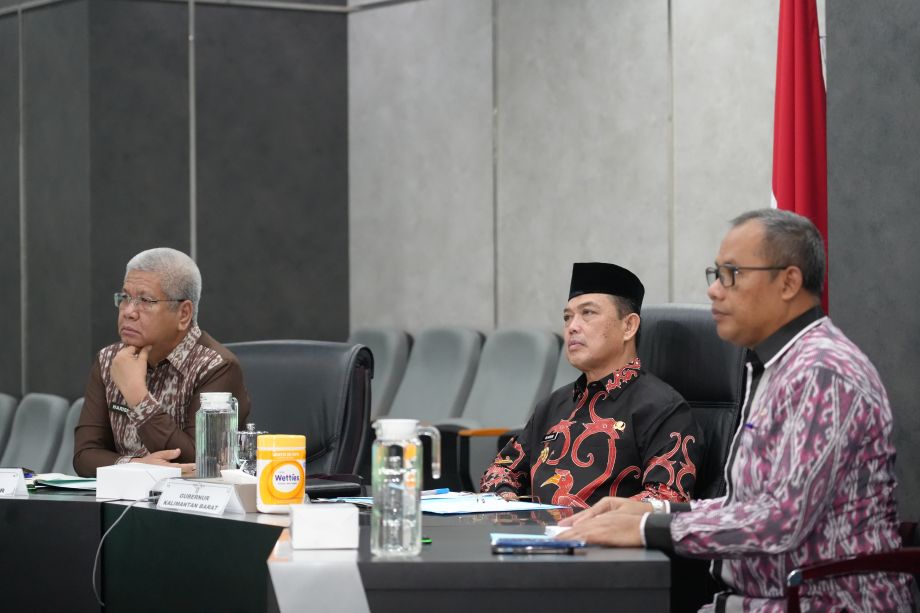 KALBAR TERBAIK KEDUA REALISASI PENDAPATAN NASIONAL