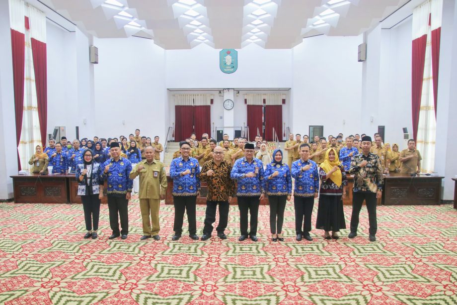 OPTIMALISASI PERAN GUBERNUR SEBAGAI WAKIL PEMERINTAH PUSAT DI DAERAH