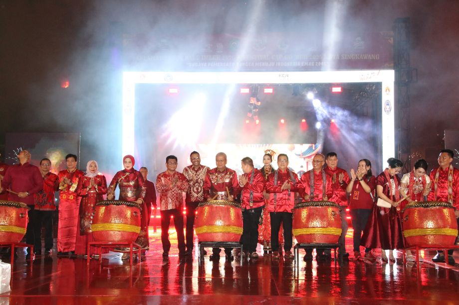 PERAYAAN IMLEK DAN FESTIVAL CAP GO MEH 2025 DI SINGKAWANG RRSMI DIGELAR