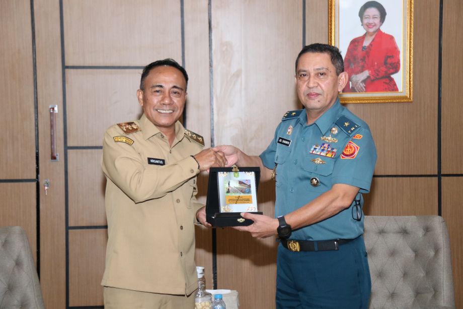 WAGUB KRISANTUS DUKUNG PROGRAM TNI DALAM UPAYA KESEJAHTERAAN MASYARAKAT