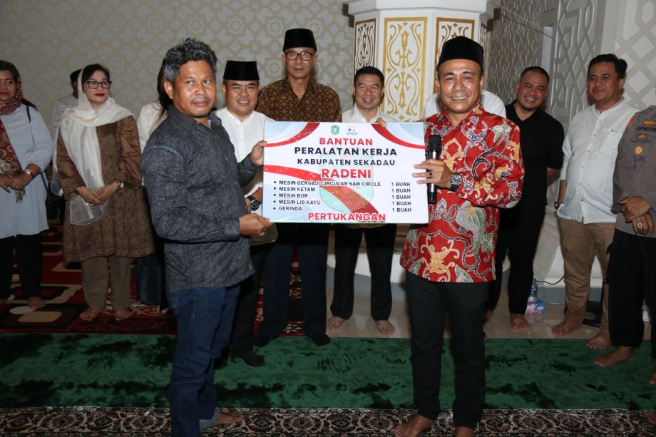KAMI AKAN BERIKAN YANG TERBAIK BAGI MASYARAKAT
