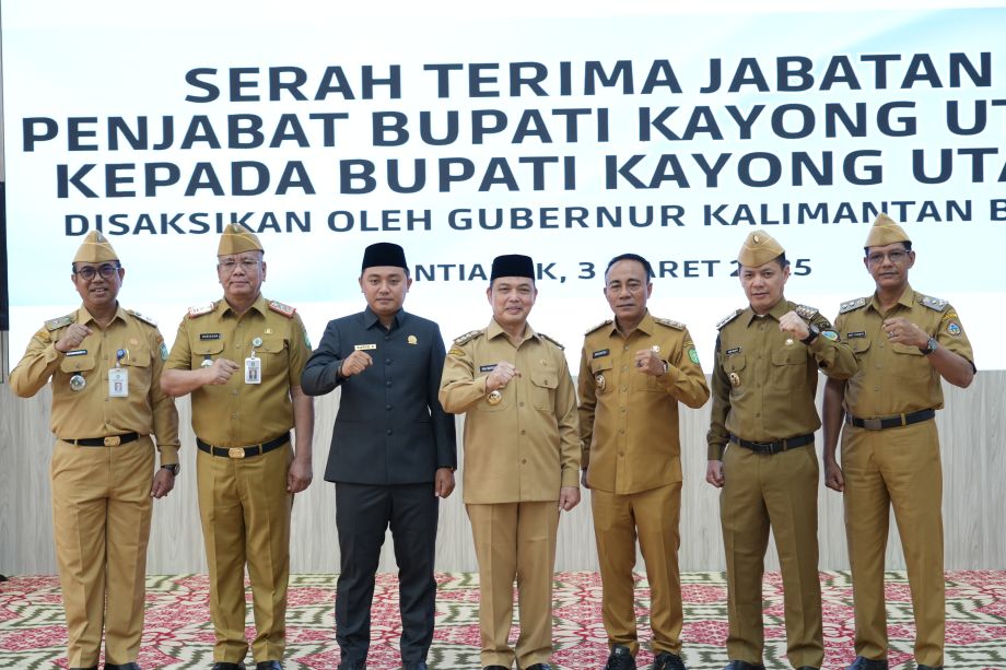 GUBERNUR RIA NORSAN PIMPIN SERTIJAB BUPATI KAYONG UTARA