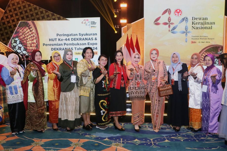 WINDY HADIRI PERINGATAN HUT KE-44 DEKRANAS DI SOLO