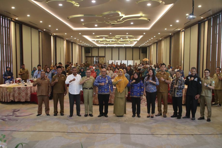 PEMPROV KALBAR TINGKATKAN KAPASITAS LEMBAGA KEMASYARAKATAN DESA KELURAHAN